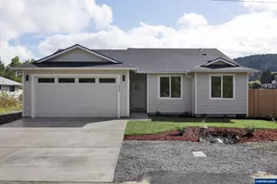1027 42nd Ave, Sweet Home, OR 97386 - Photo 2