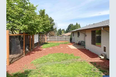 5021 Daniel St S, Salem, OR 97306 - Photo 18