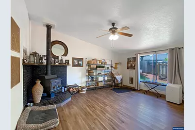 5021 Daniel St S, Salem, OR 97306 - Photo 22