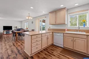 8797 Box Elder St, Corvallis, OR 97330 - Photo 8