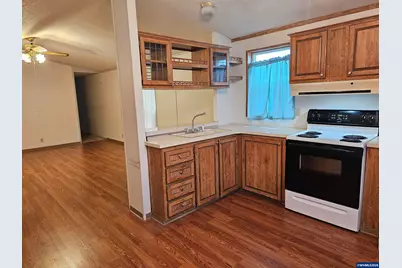 612 N Cascade (#25) Dr, Woodburn, OR 97071 - Photo 8