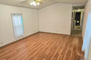612 N Cascade (#25) Dr, Woodburn, OR 97071 - Photo 2