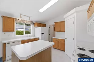 3398 Snow Peak Pl, Lebanon, OR 97355 - Photo 12