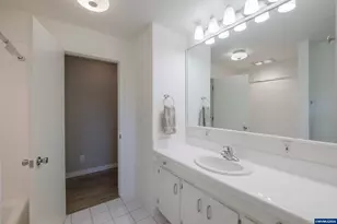3385 Balsam Dr S, Salem, OR 97302 - Photo 18