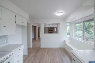 3385 Balsam Dr S, Salem, OR 97302 - Photo 34