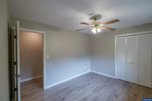 3385 Balsam Dr S, Salem, OR 97302 - Photo 16