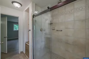 3385 Balsam Dr S, Salem, OR 97302 - Photo 12