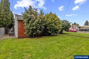 904 Waverly Dr SE, Albany, OR 97322 - Photo 2