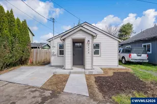 2404 10th St, Tillamook, OR 97141 - Photo 2