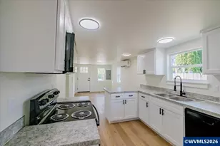 2404 10th St, Tillamook, OR 97141 - Photo 12