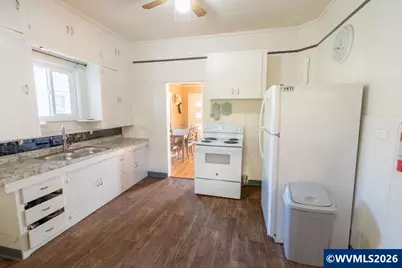 724 N Main St, Brownsville, OR 97327 - Photo 18