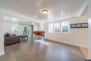 43 NW Knoxville St, Yachats, OR 97498 - Photo 12