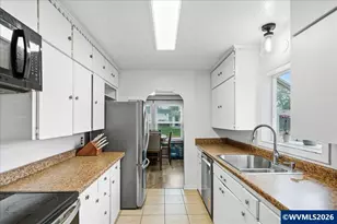 2410 Laurel Ave NE, Salem, OR 97301 - Photo 8