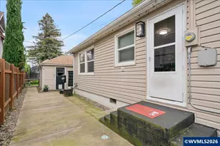 2410 Laurel Ave NE, Salem, OR 97301 - Photo 24