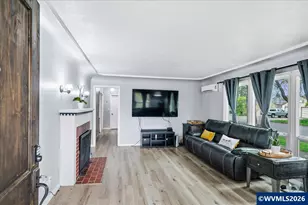 2410 Laurel Ave NE, Salem, OR 97301 - Photo 2
