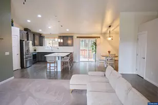 1305 SW Illihe Rd, Dallas, OR 97338 - Photo 10