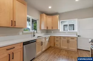 494 17th St SE, Salem, OR 97301 - Photo 8