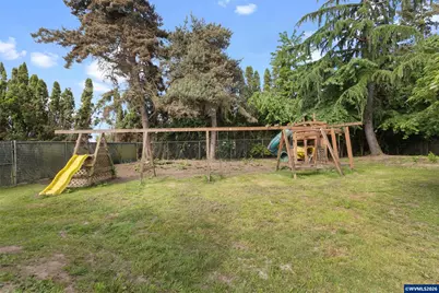5665 Silverton Rd NE, Salem, OR 97305 - Photo 36