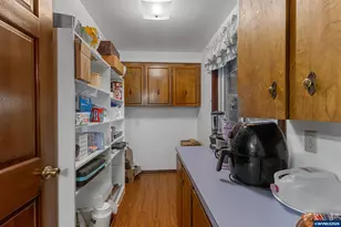 5665 Silverton Rd NE, Salem, OR 97305 - Photo 12