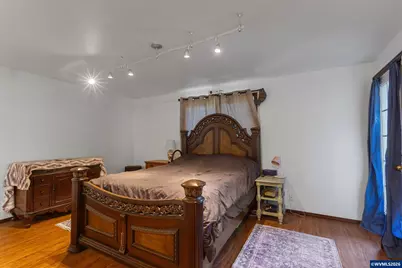 5665 Silverton Rd NE, Salem, OR 97305 - Photo 28