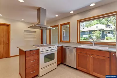1745 Fir St S, Salem, OR 97302 - Photo 14