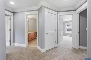 2021 Pikes Pass Ct SE, Salem, OR 97306 - Photo 32