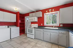 105 River St NE, Salem, OR 97301 - Photo 14
