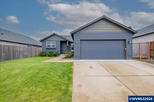 1423 SE Snowberry Ave, Dallas, OR 97338 - Photo 2