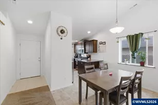 1423 SE Snowberry Ave, Dallas, OR 97338 - Photo 6