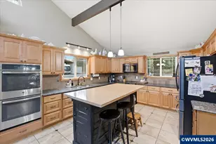 42801 Island Inn Dr, Lebanon, OR 97355 - Photo 8