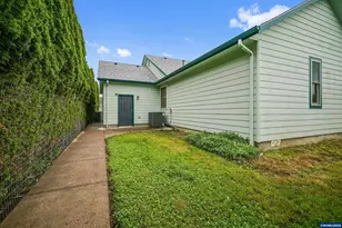 2655 Hollywood Dr NE, Salem, OR 97305 - Photo 38