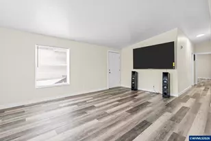 2000 Robins Lane SE, Salem, OR 97306 - Photo 8