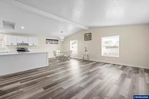 2000 Robins Lane SE, Salem, OR 97306 - Photo 6