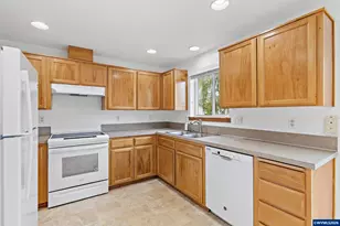 4451 Ocean Ave NE, Salem, OR 97301 - Photo 16