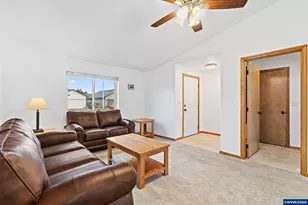 4451 Ocean Ave NE, Salem, OR 97301 - Photo 8