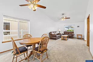 4451 Ocean Ave NE, Salem, OR 97301 - Photo 12