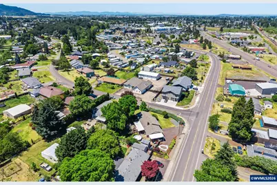 401 Wagon Wheel Dr, Lebanon, OR 97355 - Photo 42