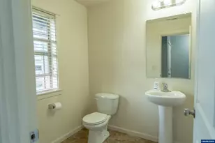 3152 NE Lily Ln, McMinnville, OR 97128 - Photo 2