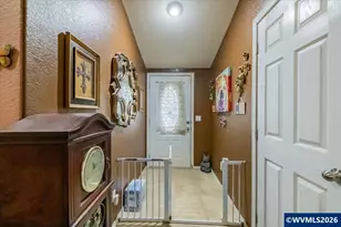 5323 Olympic Cir, Eugene, OR 97402 - Photo 4