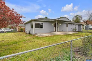 373 SW Church St, Dallas, OR 97338 - Photo 4