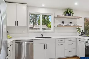 987 Travis Ave, Eugene, OR 97404 - Photo 14