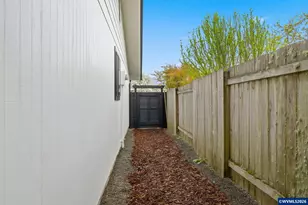 987 Travis Ave, Eugene, OR 97404 - Photo 34