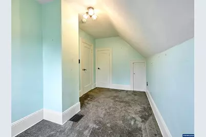 102 E 5th St, Molalla, OR 97038 - Photo 34