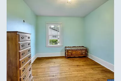 102 E 5th St, Molalla, OR 97038 - Photo 24