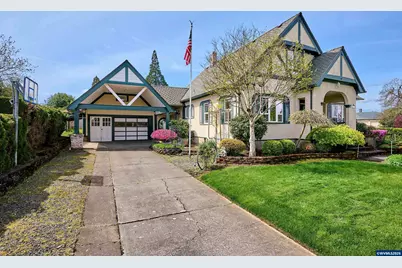 102 E 5th St, Molalla, OR 97038 - Photo 2