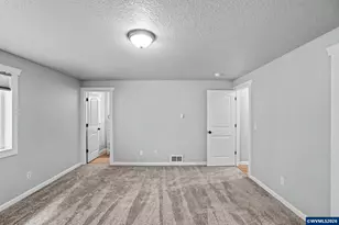 713 SE Rosewood Ln, Dallas, OR 97338 - Photo 28