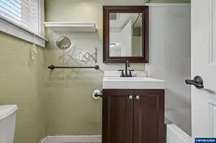 213 Mill St, Silverton, OR 97381 - Photo 18