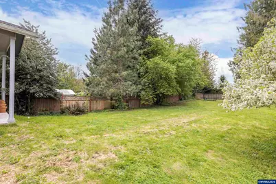 755 E Ash St, Lebanon, OR 97355 - Photo 32