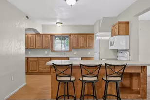 39149 Lacomb Dr, Lebanon, OR 97355 - Photo 6