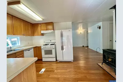 29570 Harvest Dr SW, Albany, OR 97321 - Photo 4